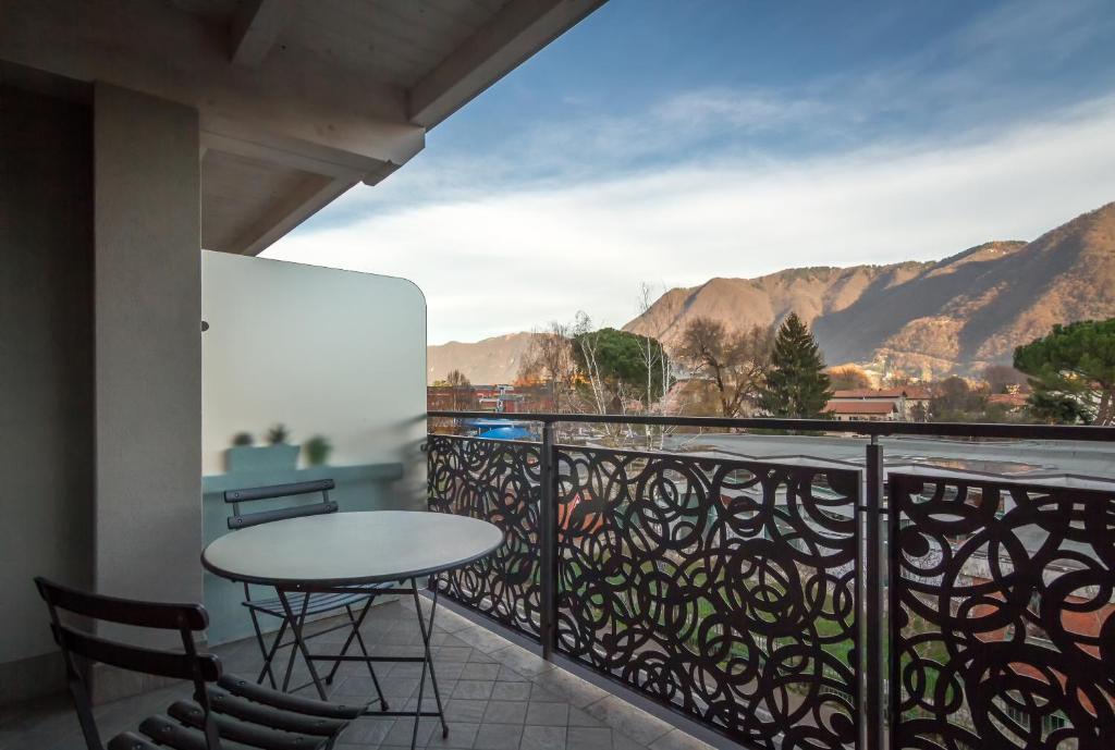 Lake Home Holiday - 10