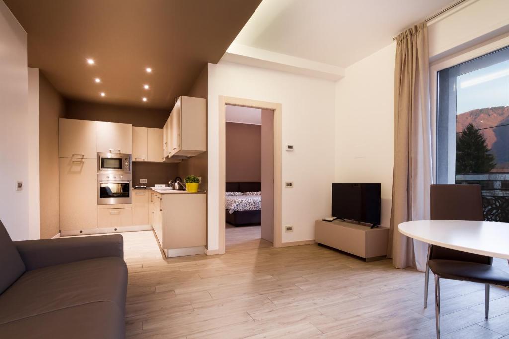 Lake Home Holiday - 19