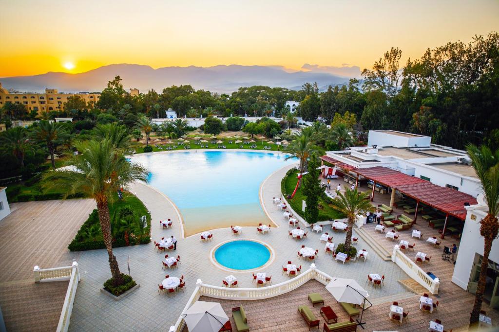 an overhead view of a pool at a resort at TMK L'Atrium Yasmine by Turismark in Hammamet