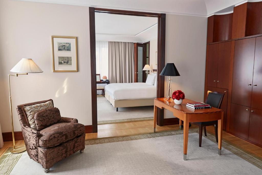 Hotel Adlon Kempinski Berlin photo