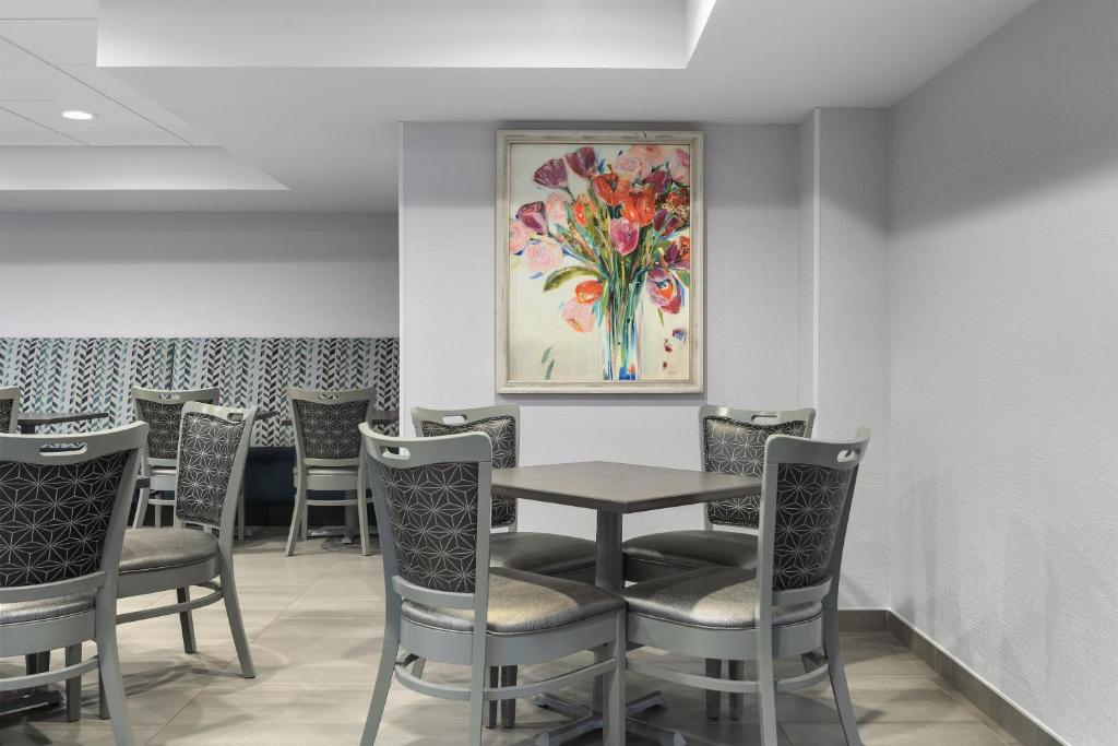 Homewood Suites Williamsburg photo