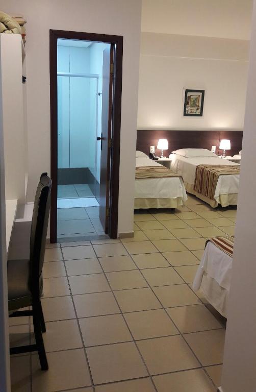 Hz Hotel - Habitación Cuádruple Con Balcón