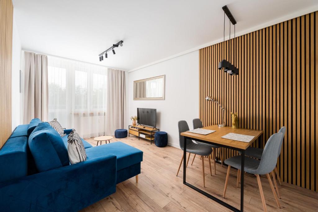 Metro Kondratowicza Stylish Apartment by BookingHost - Housity
