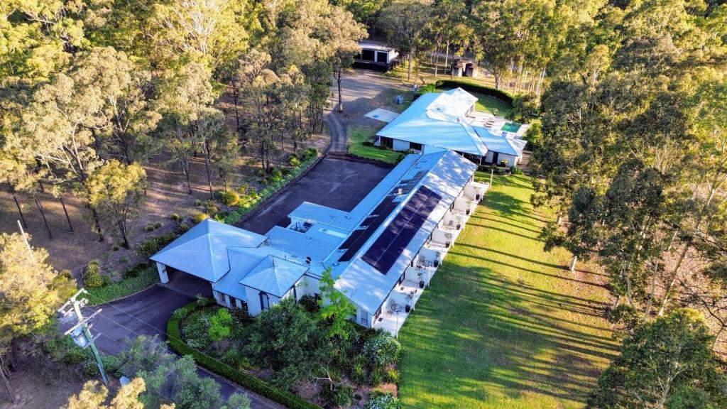 an overhead view of a house with blue roofs at Nu Leaf Retreat in Pokolbin