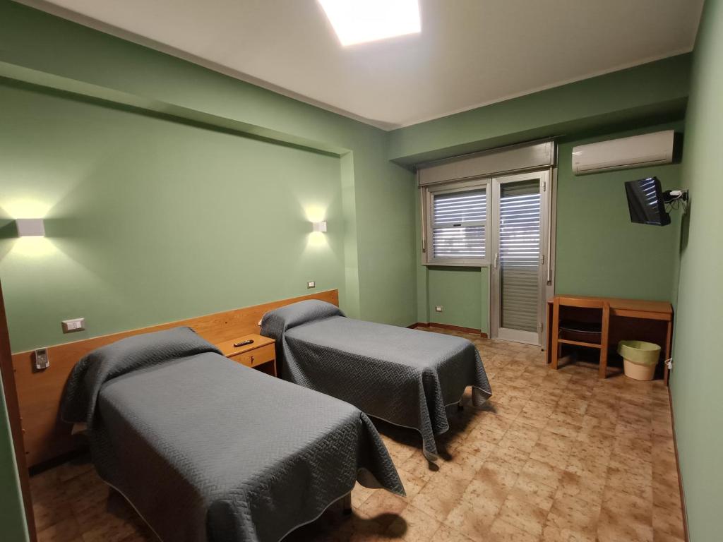 Hotel Il Dollaro - Habitación Familiar Con Baño Privado