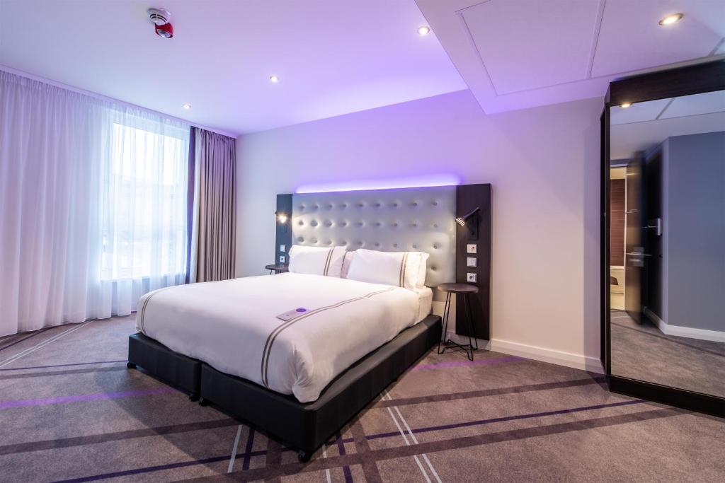 Premier Inn Essen City Centre - Twin Room - Disability Access