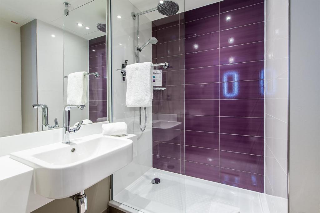 Premier Inn Essen City Centre - Standard Double Room