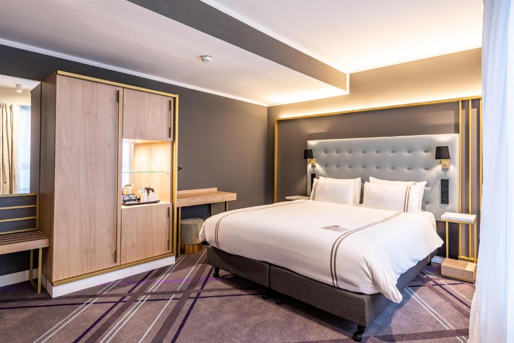 Premier Inn Saarbrücken City Centre - Standard Double Room