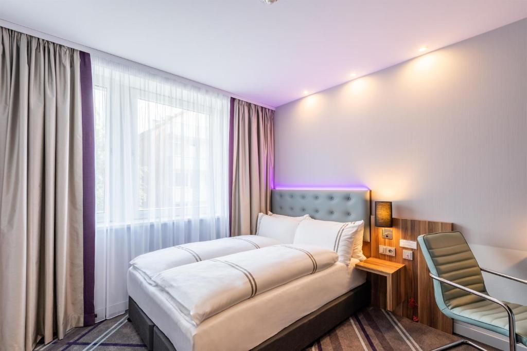 Premier Inn Hamburg City Alster - Standard Double Room