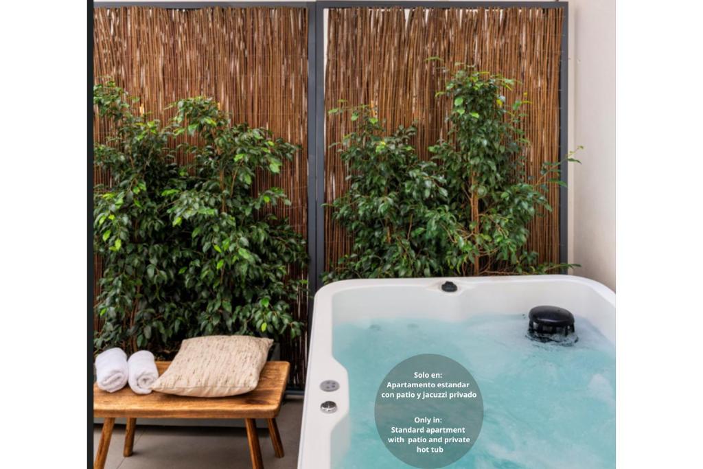 La Sillería de Triana by Magno Apartments - Jacuzzi privado en la habitación en Sevilla