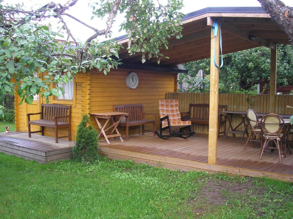 Aed väljaspool majutusasutust Kaare Guesthouse