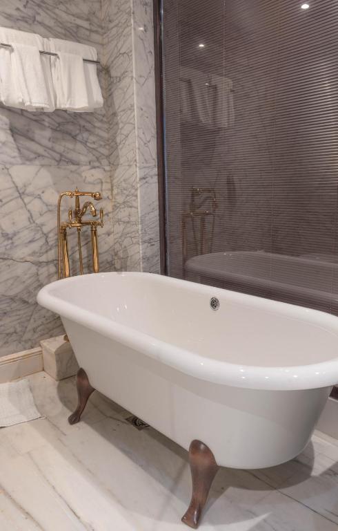امکانات Seven Seas Hotel - تصویر ۴