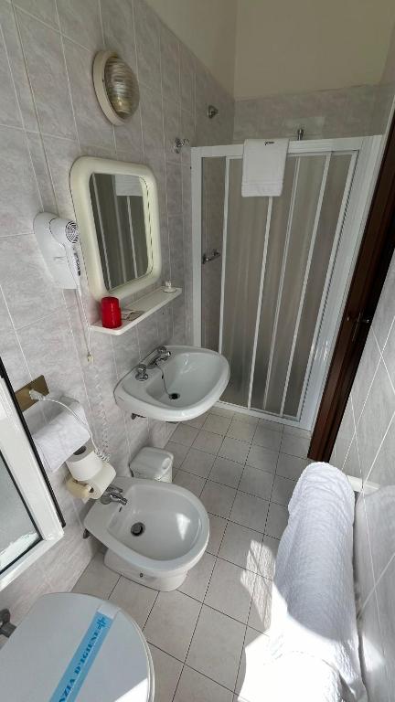 Albergo Pensione Bartoli - Quarto Duplo Com Vista Mar