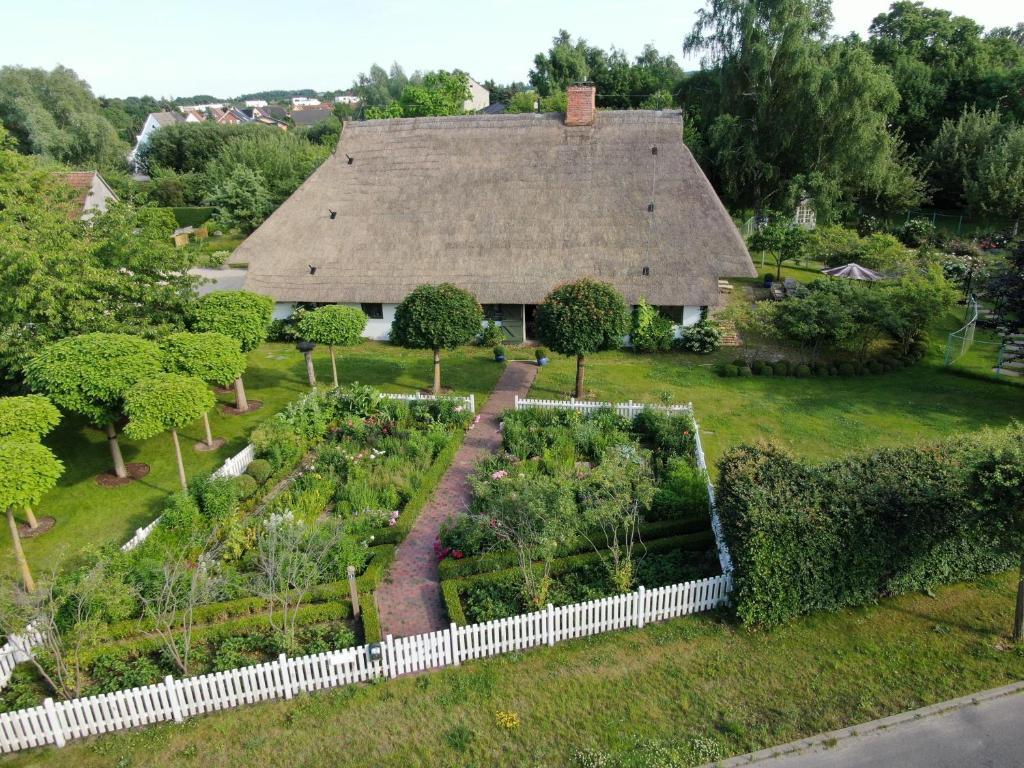 an aerial view of a garden in front of a house at Haus Quitte in Kühlungsborn