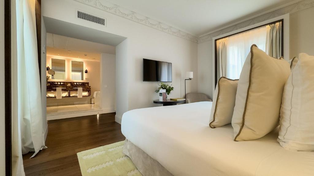 Hospes Puerta de Alcalá, a Member of Design Hotels - 