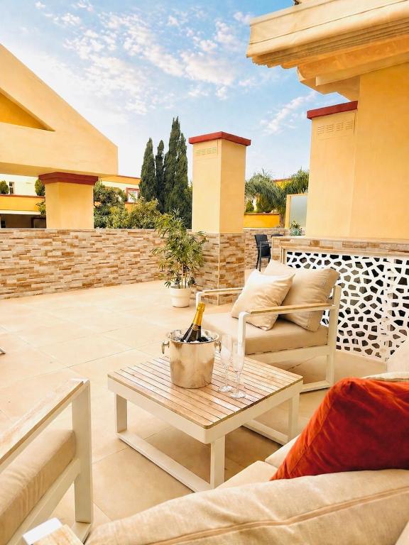 Marbella NikkiBeachFront Studio