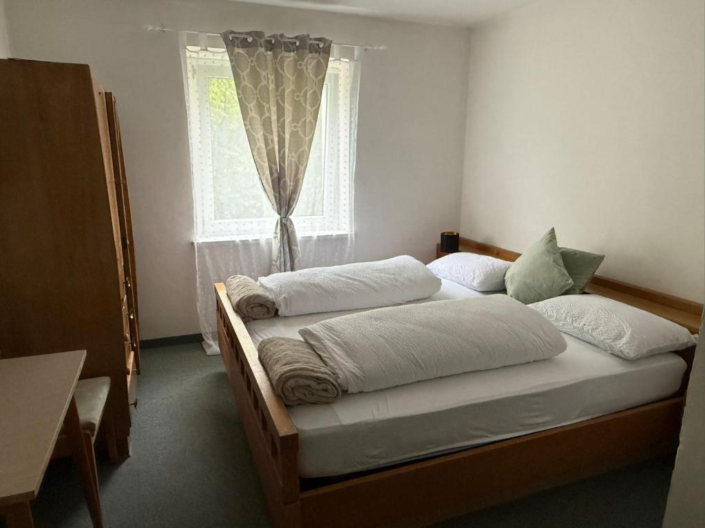 Hotel Mondschein - Small Double Room