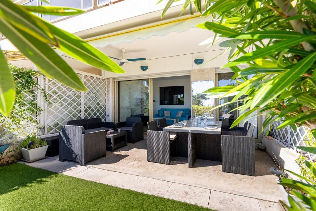 LA PARENTHÈSE CALME avec Terrasse, Jardin et Piscine