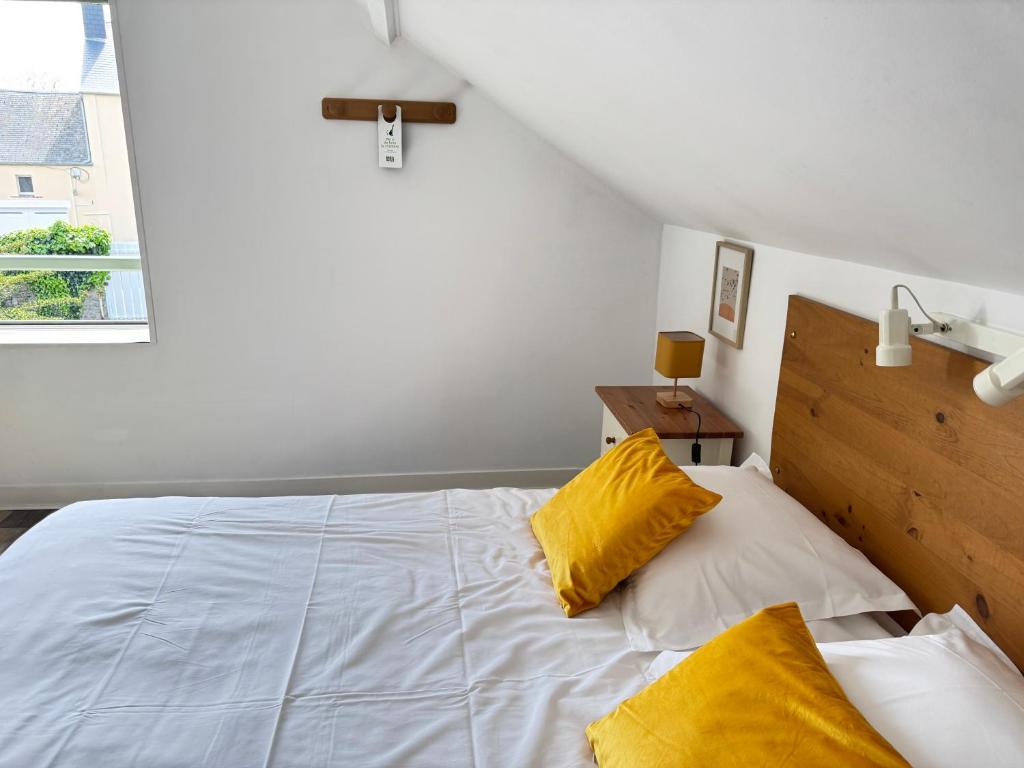 Logis Hôtel La Demeure du Perron - Budget Double Room