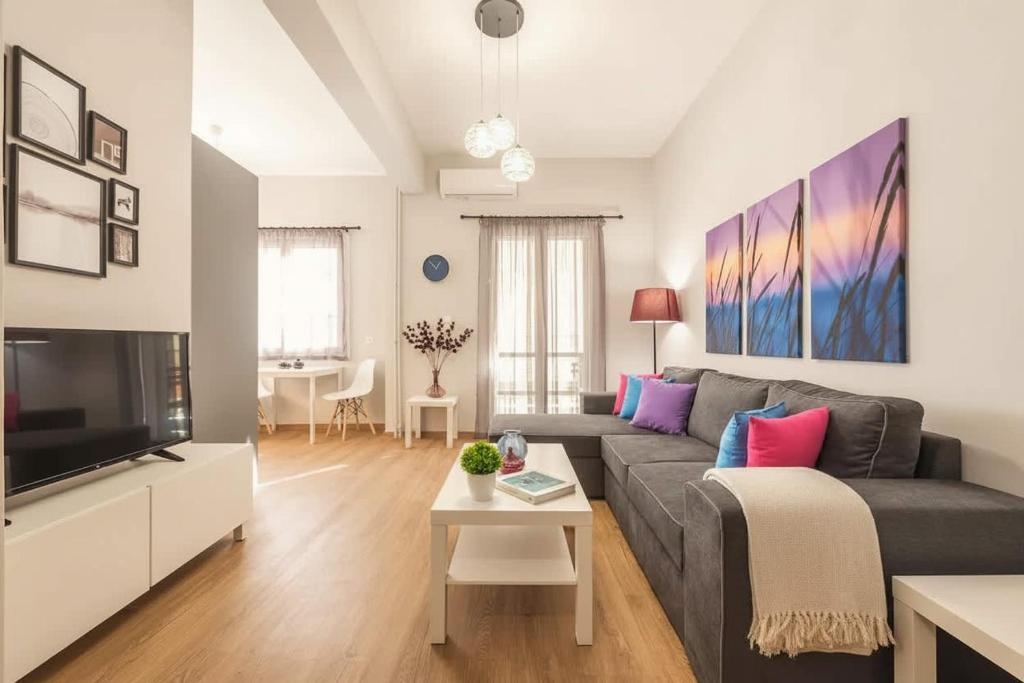 Bright & Modern 1BD Apartment in Neos Kosmos