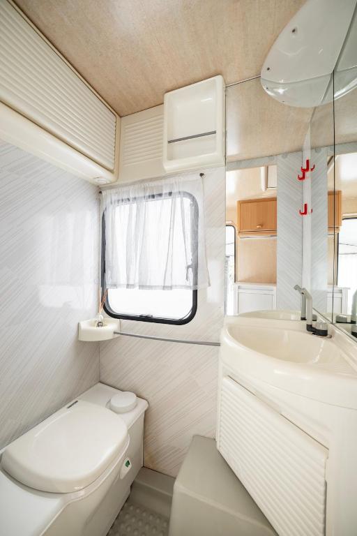 Camping Italia 90 Caravans