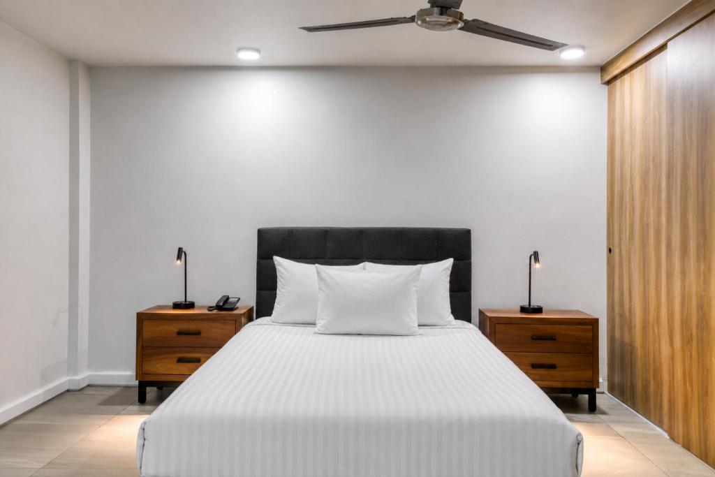 Comfort Suites Tijuana - 1 Queen Bed, 1 Bedroom Apartment, Larger Room