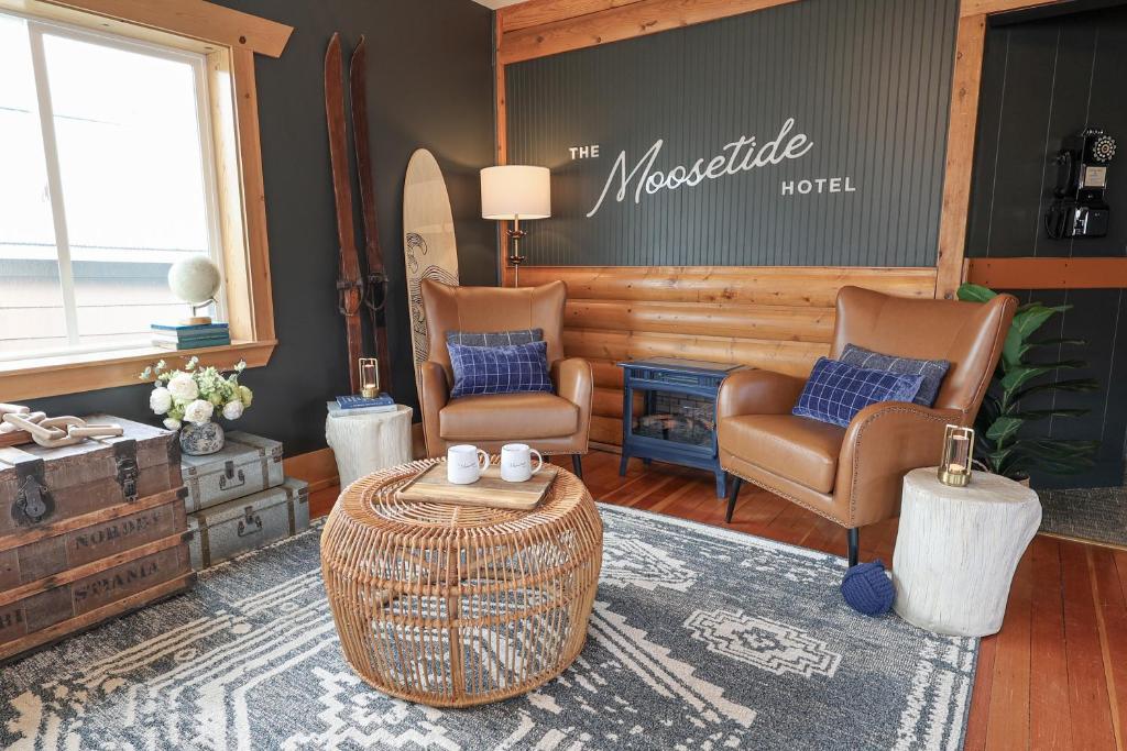 Istumisnurk majutusasutuses The Moosetide Hotel