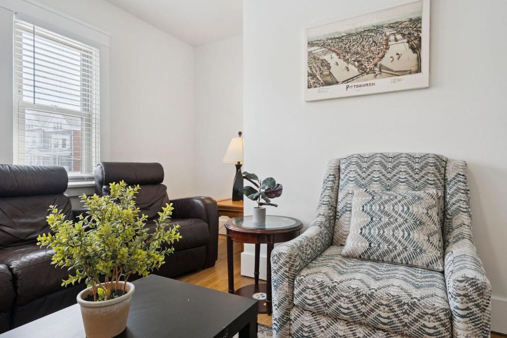Gallery image of Comfy and Spacious 3 BR - Easy City Access in Pittsburgh