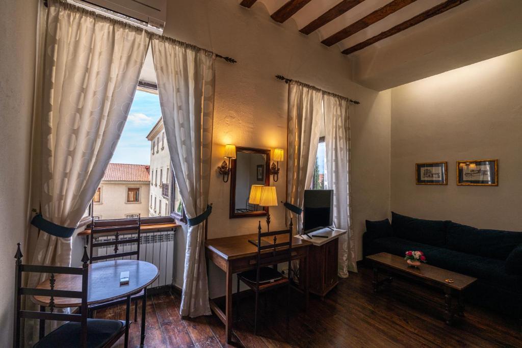 Hotel Real Monasterio de San Zoilo - Junior Suite
