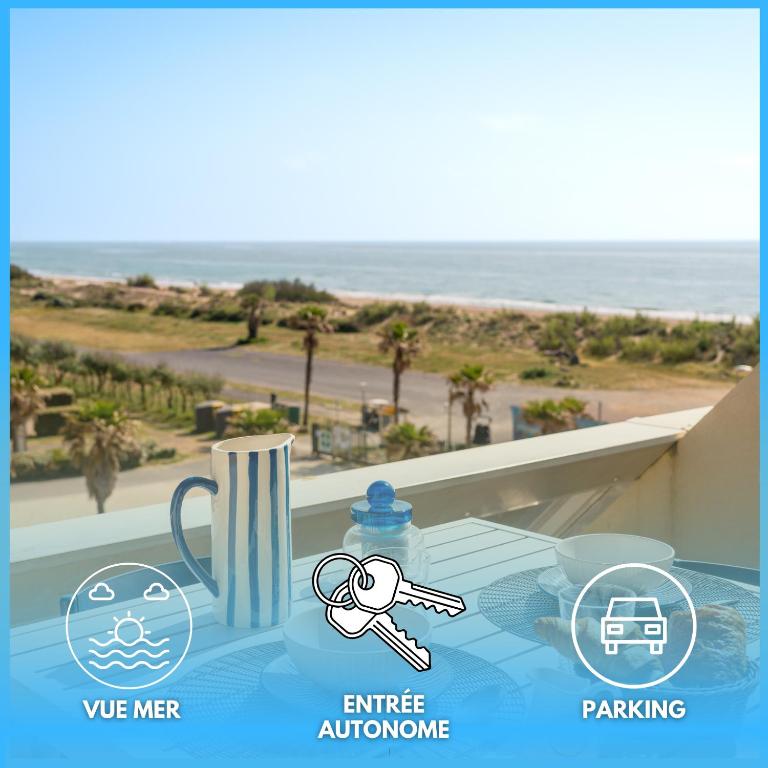 Blue Light - vue mer - dernier étage - parking - climatisation - Village Naturiste