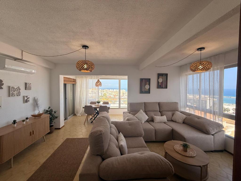 Skyline Sea View Apartment Pool Parking 5 min Beach