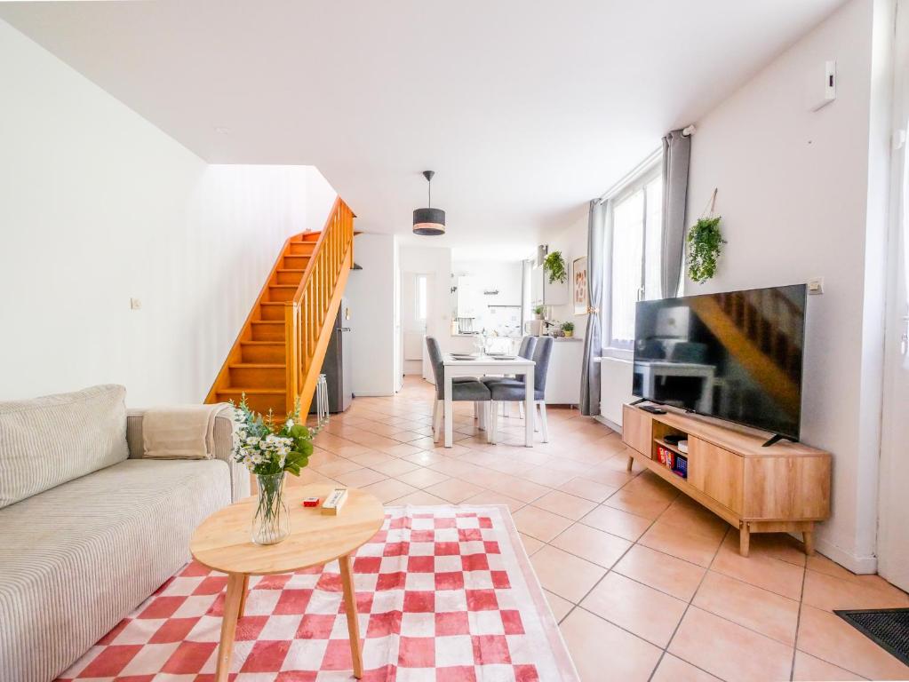 Cozy family house 2 bedrooms Free parking