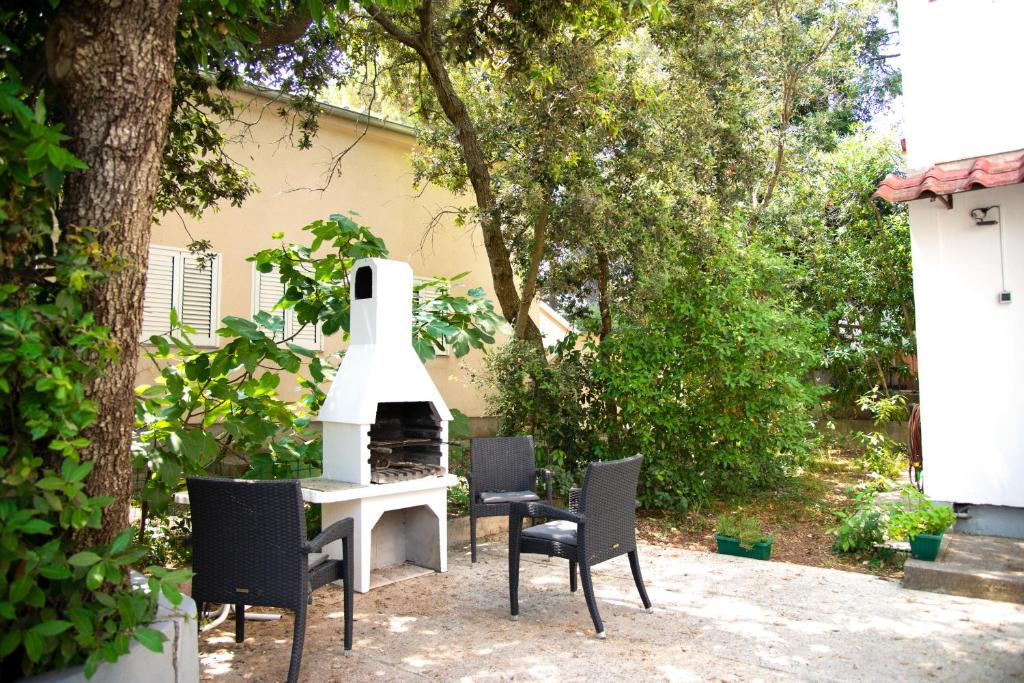 Apartments with parking space Artatore, Losinj - 17591
