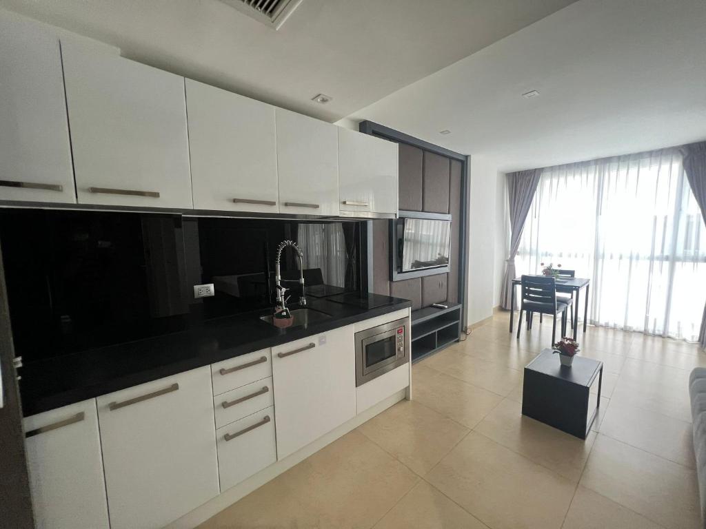 Central Pattaya Apartments - Deluxe Studio
