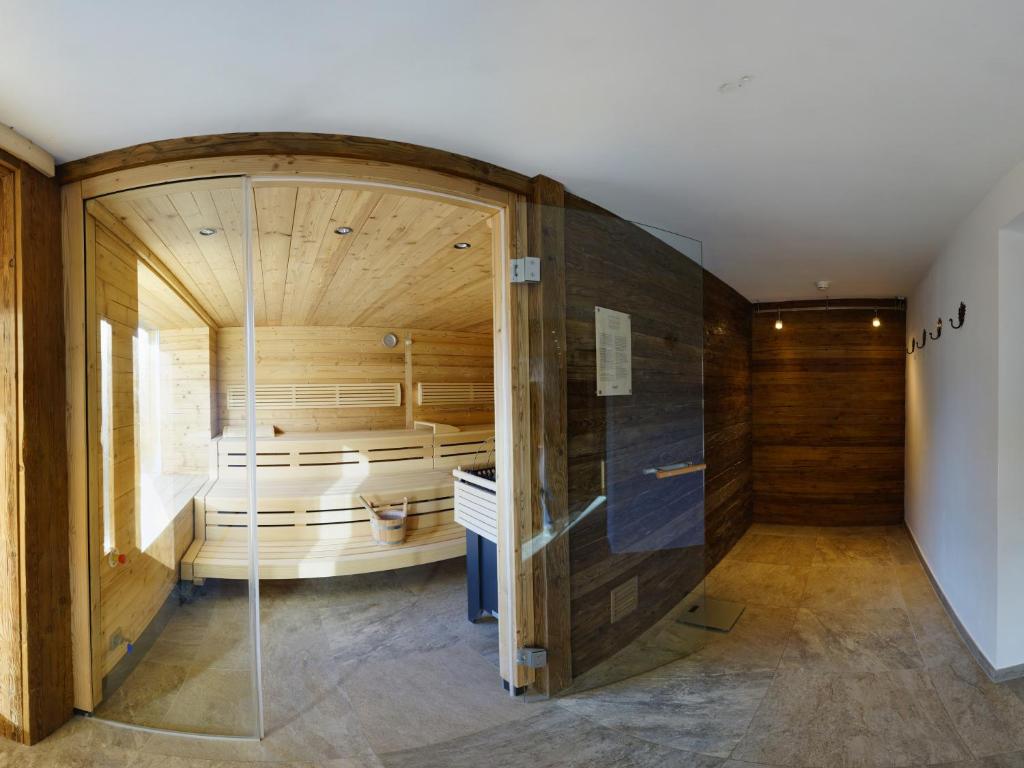 Postel nebo postele na pokoji v ubytování Hotel Habicht