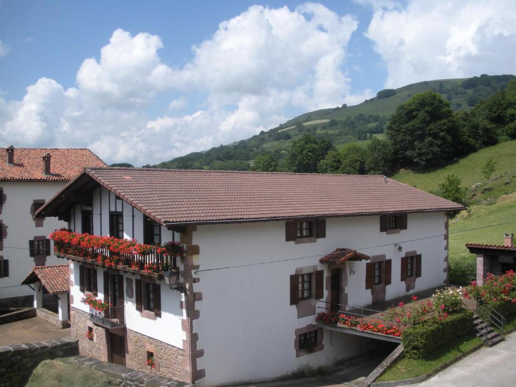 A general mountain view or a mountain view taken from the country house