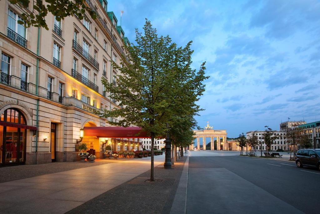 Hotel Adlon Kempinski Berlin — Photo 2