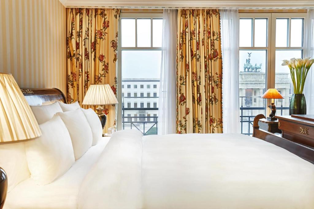 Hotel Adlon Kempinski Berlin photo