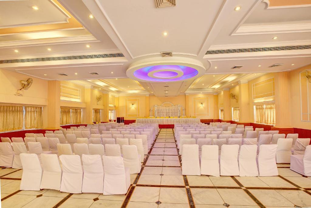 Ajanta Continental Dehradun: Your Luxurious Escape in the Hills Ajanta Continental Dehradun: Your Luxurious Escape in the Hills