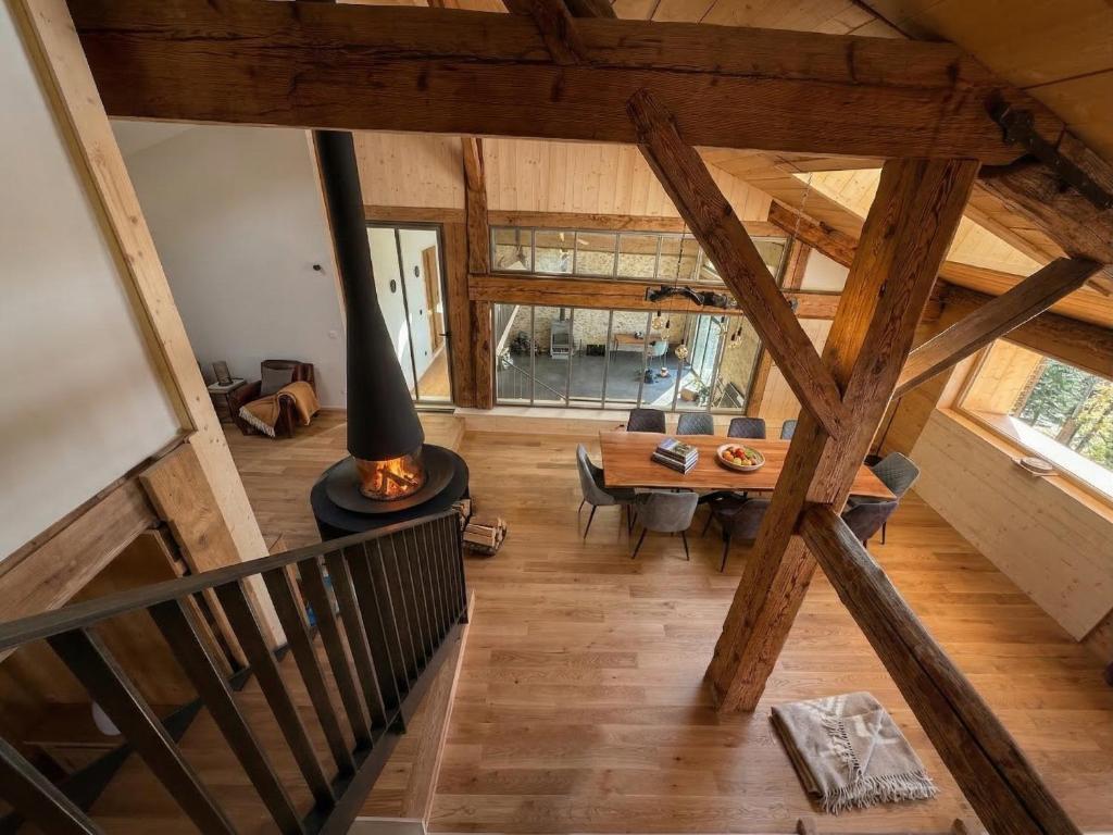 Gallery image of Chalet paisible en pleine nature - Sauna & jeux in Champ-Laurent