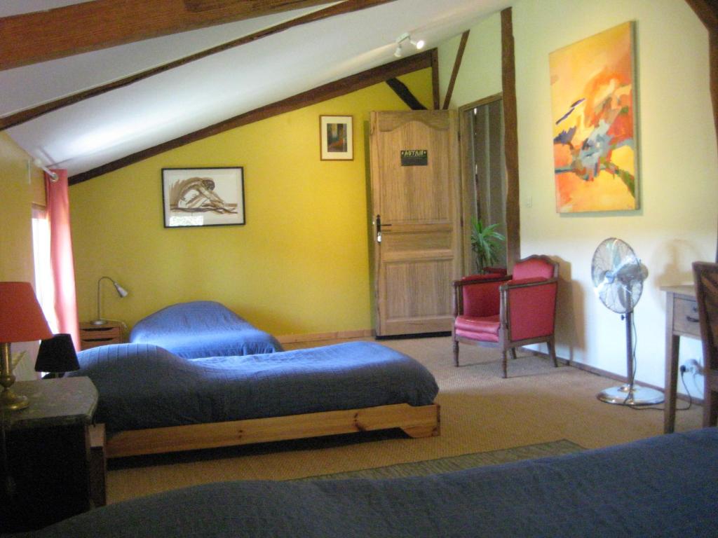 Xibouette - Family Room With Garden View