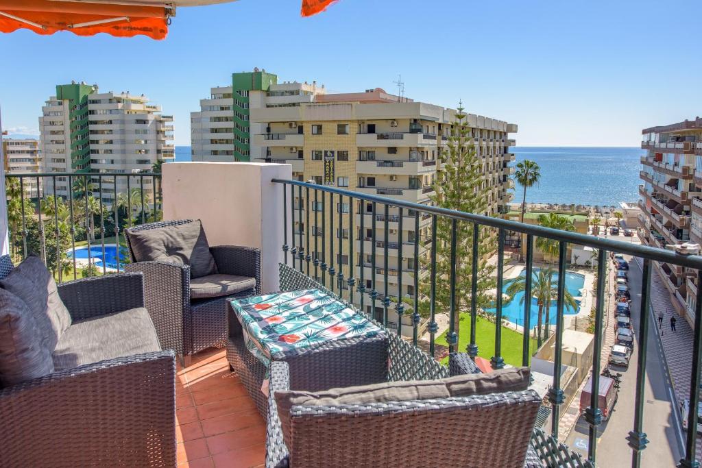 Spacious apartment with sea views