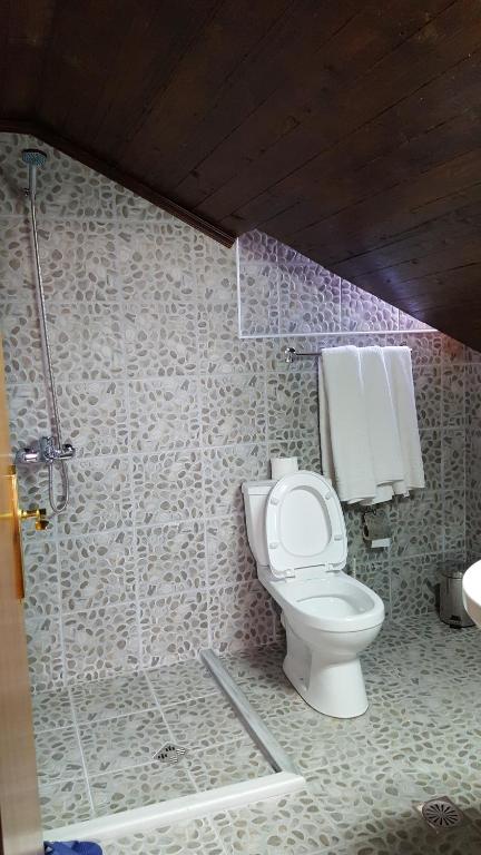 Hotel Bujtina e Bardhe - Habitación Familiar