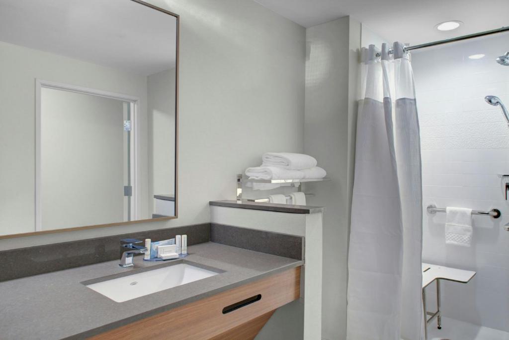 Fairfield Inn & Suites by Marriott Roanoke Salem photo
