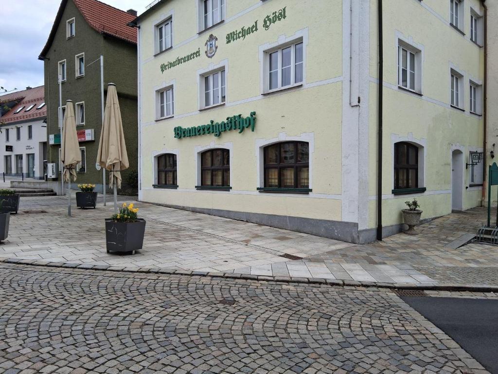 a building on the side of a street at Pension Hösl in Mitterteich