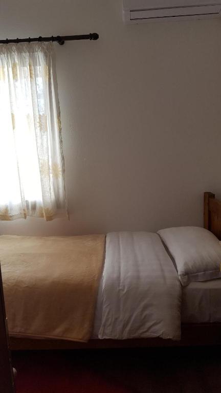 Hotel Bujtina e Bardhe - Habitación Doble Económica