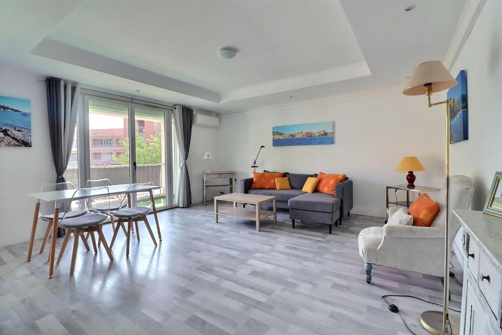 Loue appart 2 ch 67 M2 plein sud St Aygulf 100 M mer et plage
