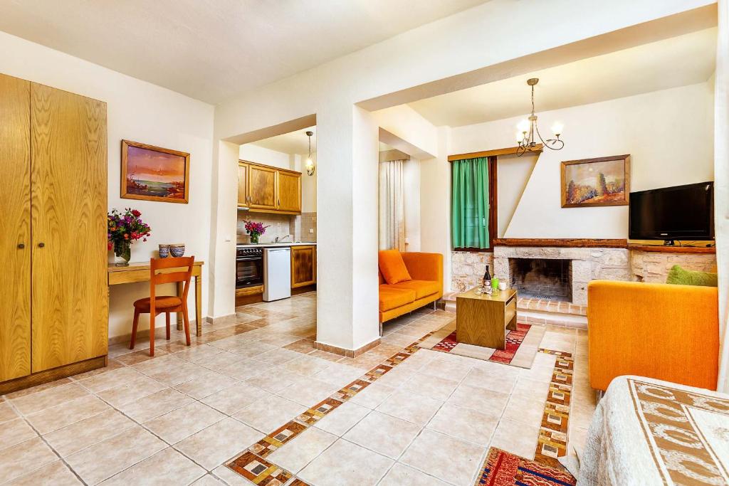 Akritas Ef Zin Villas & Suites - Dias Three-Bedroom Villa