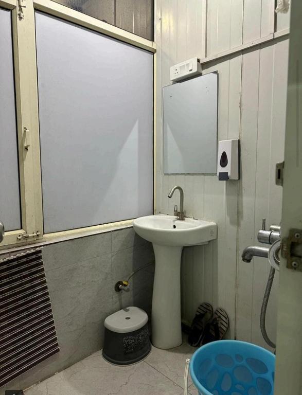 فضای داخلی Homestay at Kashmiri Gate Metro & Old Delhi Railway Station در دهلی نو - تصویر ۳