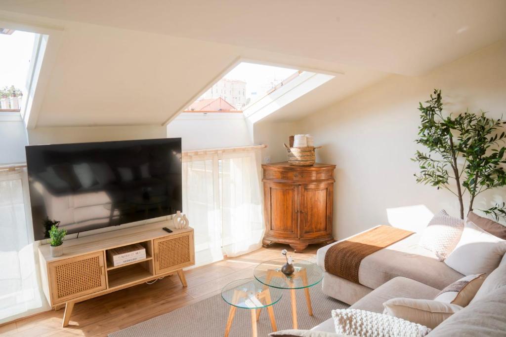 Apartment in Cannes rooftop and sky views